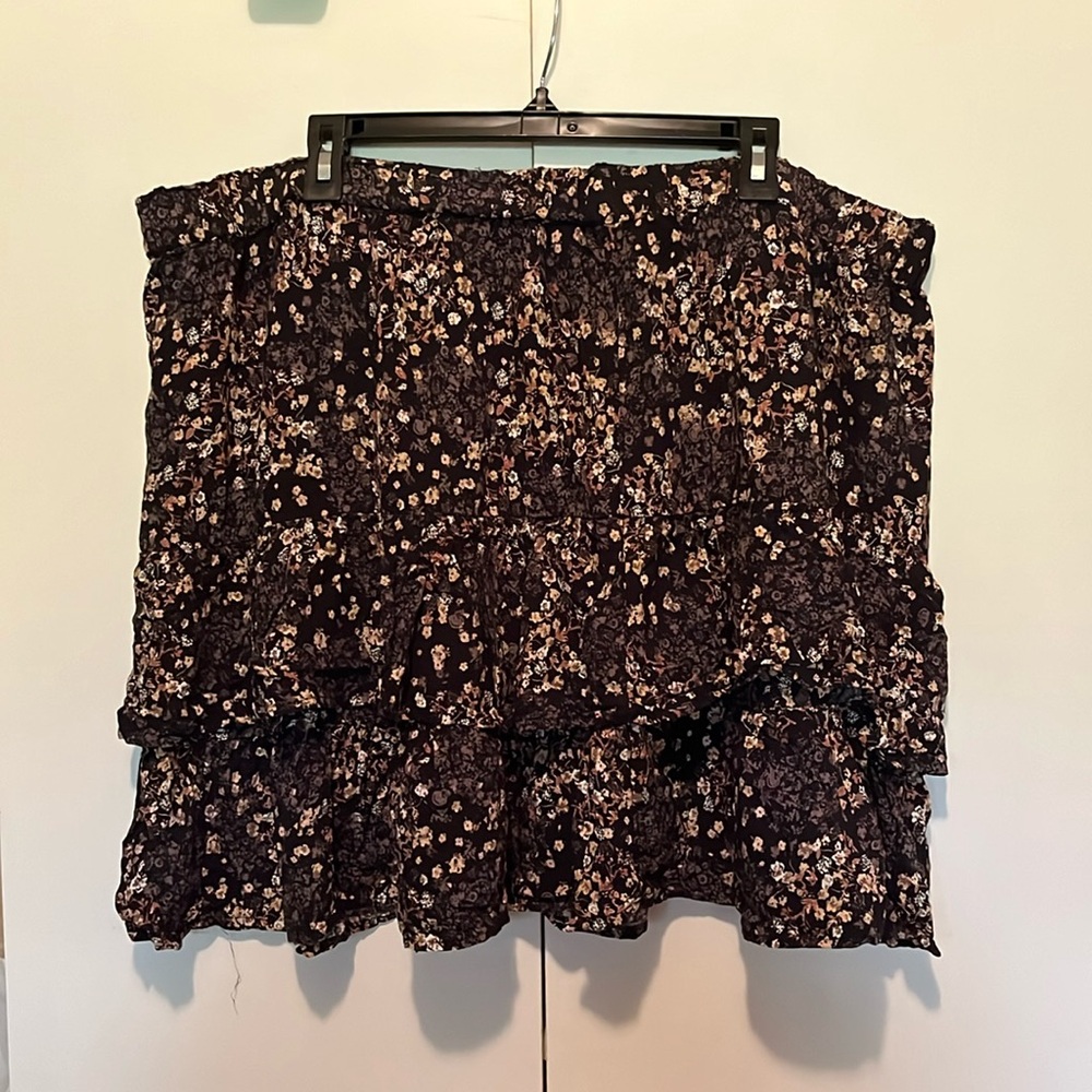 Maurice’s size 2X floral skirt